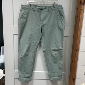 Eddie Bauer Women's Legend Wash Relaxed Fit Pants- Size 14 Petite